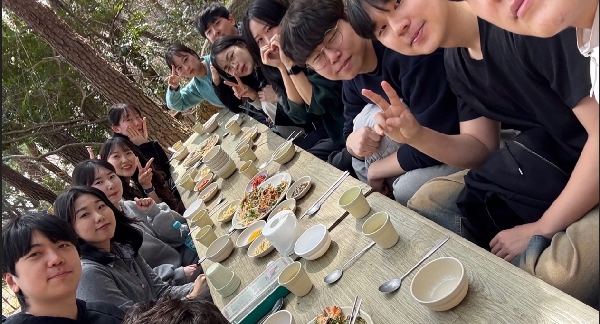 [친목] 점심 회식 main image