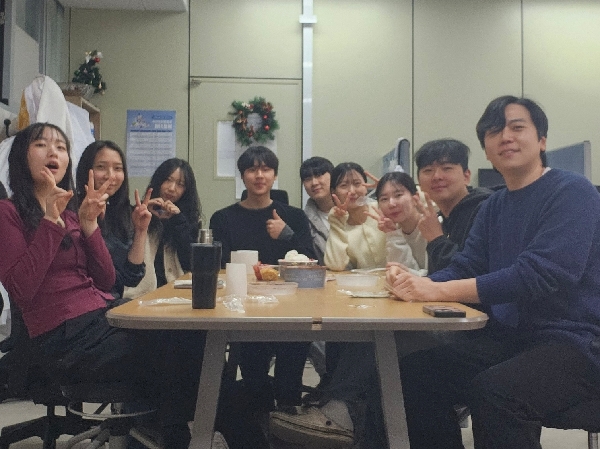 [친목] 점심 회식 main image